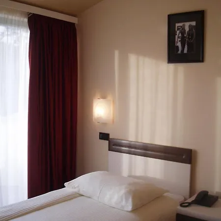 Fontana Hotel 3*